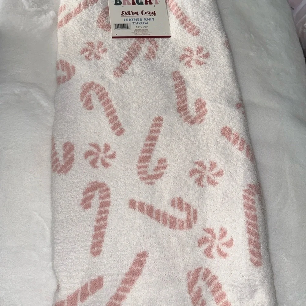 Merry and Bright Extra Cozy Feather Knit Throw Blanket Pink White Candy Canes